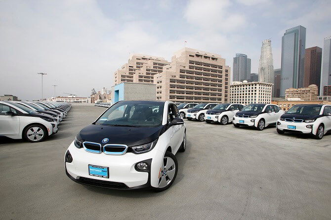 Policie v Los Angeles jezdí od roku 2016 v 100 vozech BMW i3.